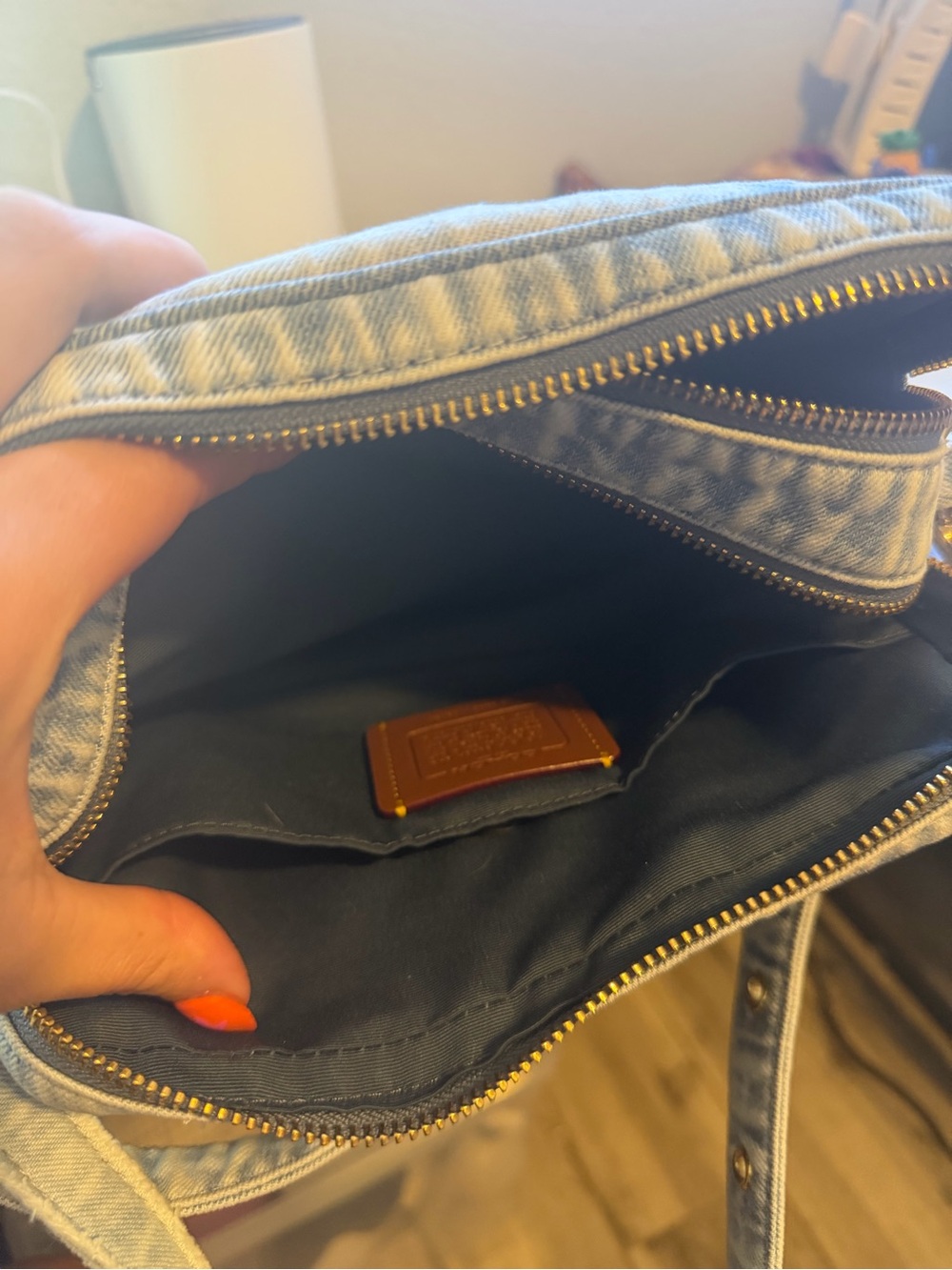 Coach Loved Denim Carey - Picture 5 of 6